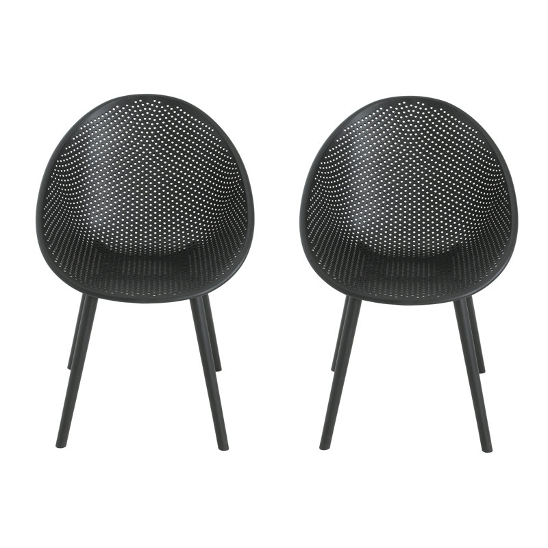 Ensemble de deux chaises d'extérieur Gable, combinant design exquis, durabilité et confort pour des expériences de repas en plein air inoubliables.