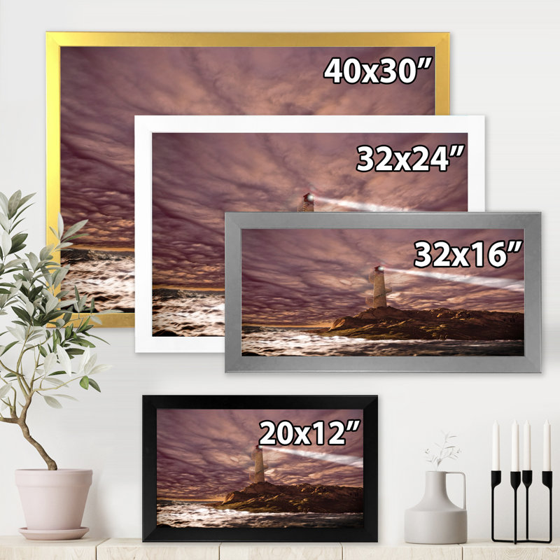 Phare brillant pendant la nuit orageuse I - photographie sur toile, H 16 po x l 32 po x P 1,5 po, Toile encadrée d'or