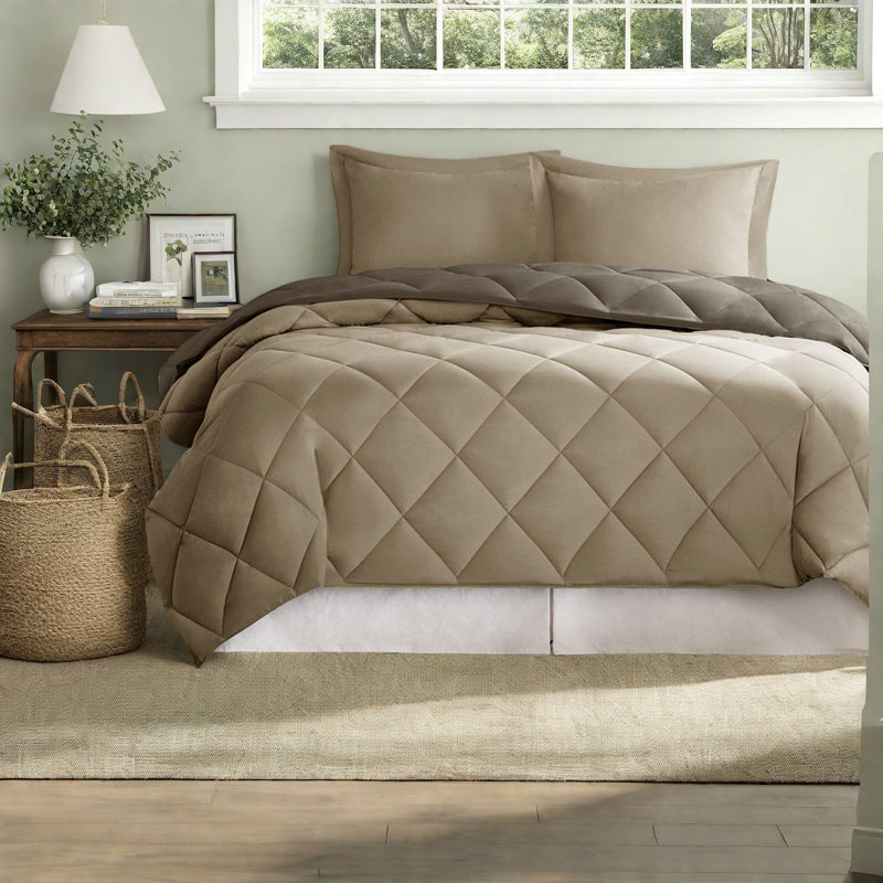 Reversible King Bedding Set, Polyester Comforter, Modern Style