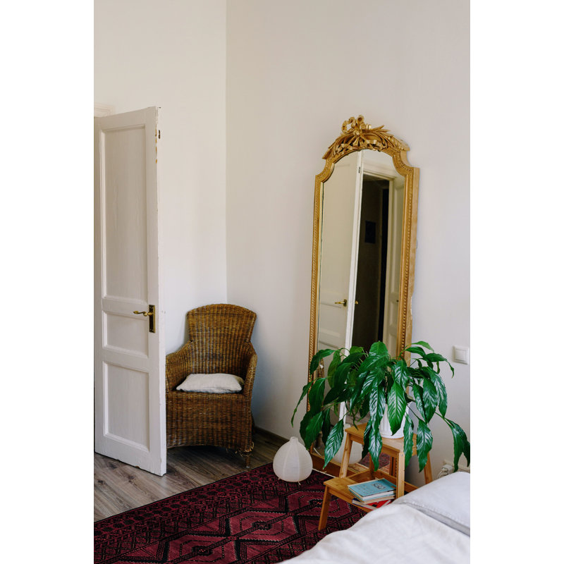 Tapis rouge Teimani 3 pi 7 po x 7 pi 7 po