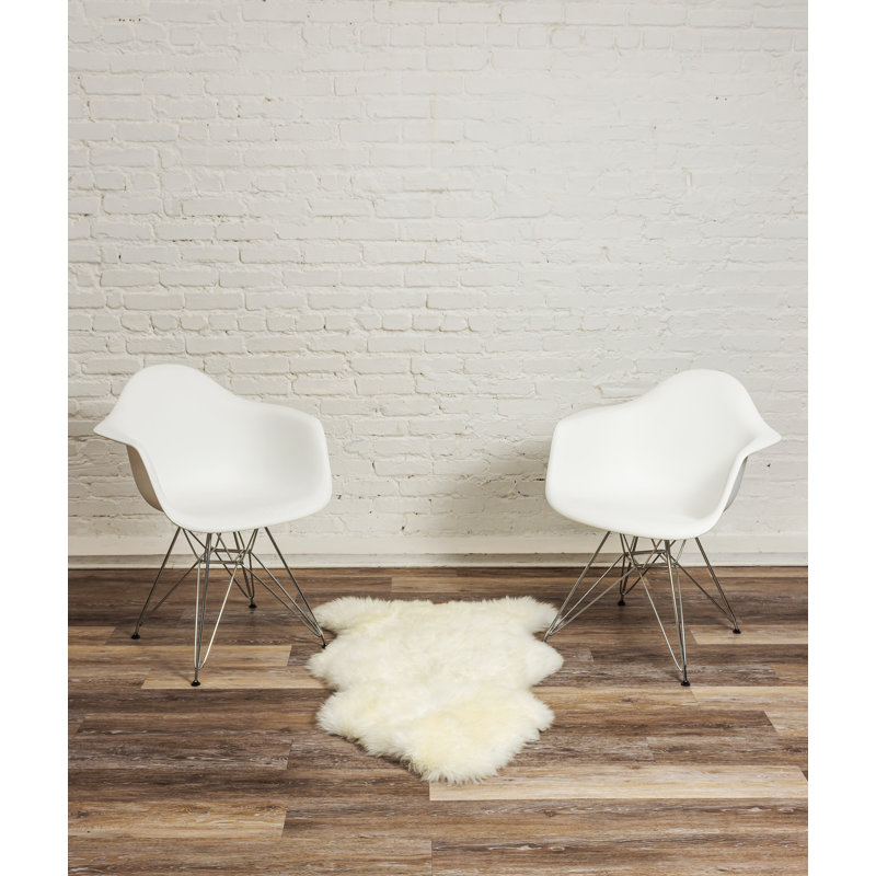 Novelty Izola Solid Color Handmade Sheepskin Area Rug