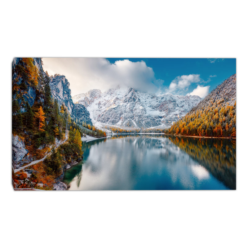 «Alpine Lake in Early Snow Mountain Vista», art mural sur toile, H 24 po x l 36 po
