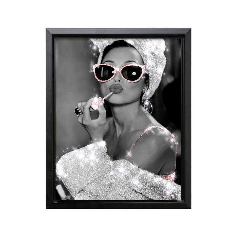 Lunettes de soleil Audrey Hepburn, 08"H x 10"W, Canvas, Black Framed