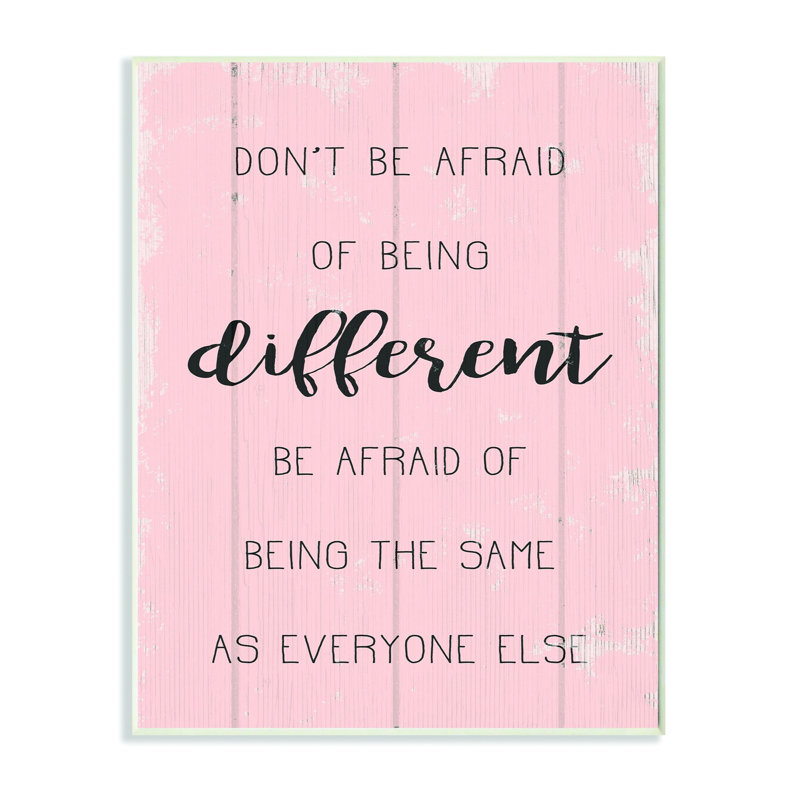«Don't Be Afayez Pink Wood Texture Inspirational Word Design», art textuel, Plaque de bois, H 15 po x l 10 po
