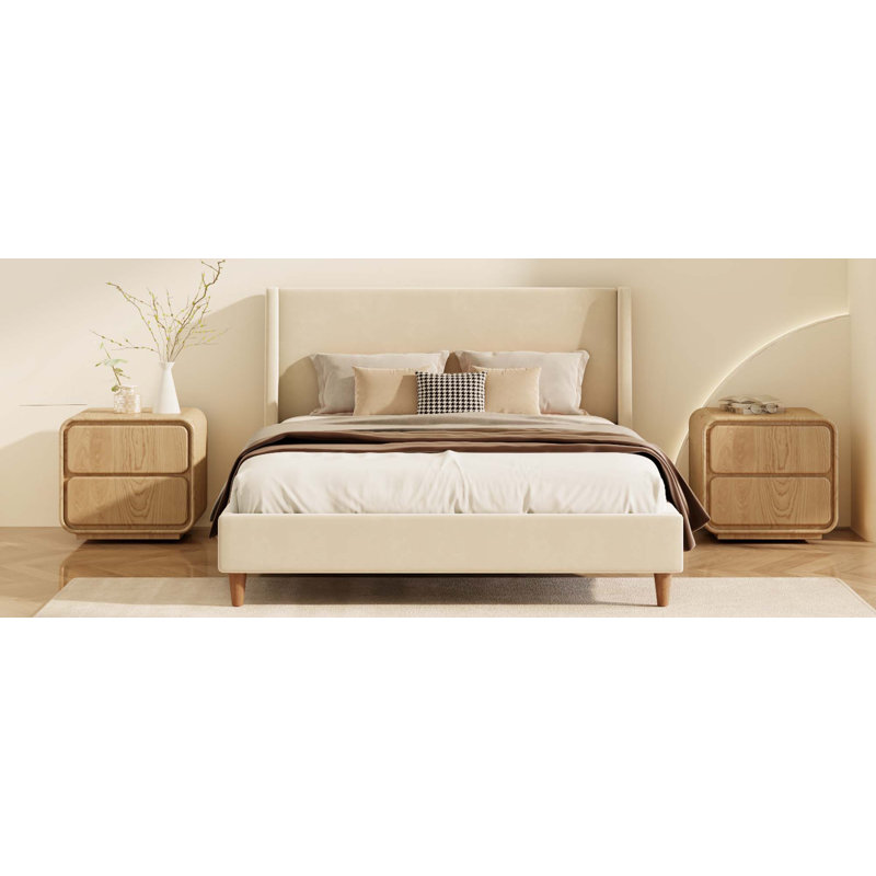 Lit plateforme tapissier moderne en velours beige avec tête de lit à oreilles et pieds en bois, aucun sommier nécessaire