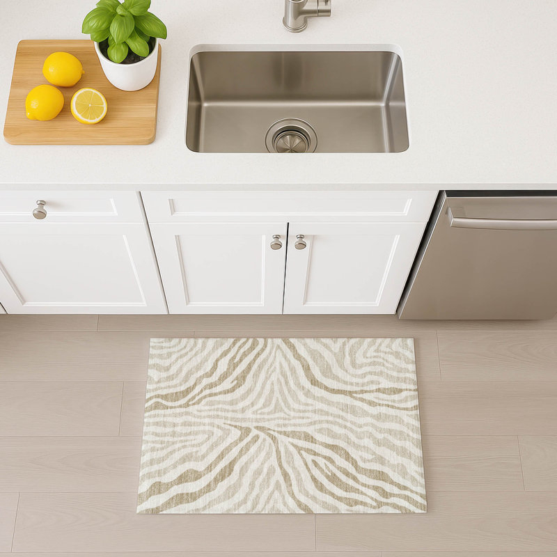 Machine Washable Indoor/Outdoor Chantille ACN2523 Animal Rug, Rectangle 1'8" x 2'6", Ivory
