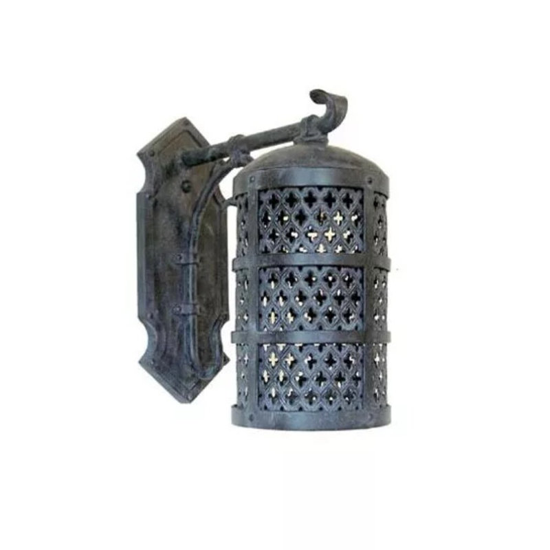 Gothic - Light Outdoor Armed Sconce