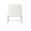 Fauteuil d'appoint en cuir blanc tendance avec pieds élégants et élégants, rehaussant l'apparence