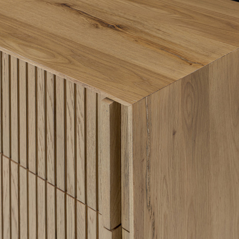 Leo 8 - Drawer Dresser, Rustic Light Natural Oak