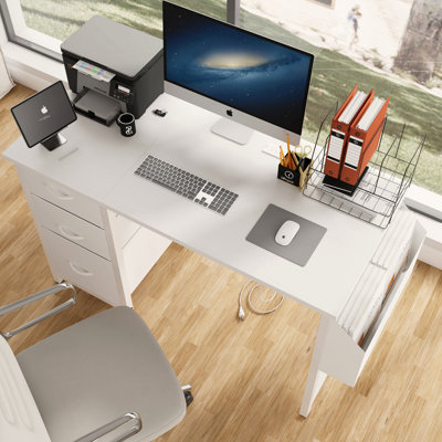Bureau de 47,3 po avec prise de courant, 3 tiroirs, poche latérale, bureau d'étude facile à assembler, cadre stable et réversible pour bureau à domicile, bureau d'ordinateur d'entreprise, table de jeu, coiffeuse, blanc