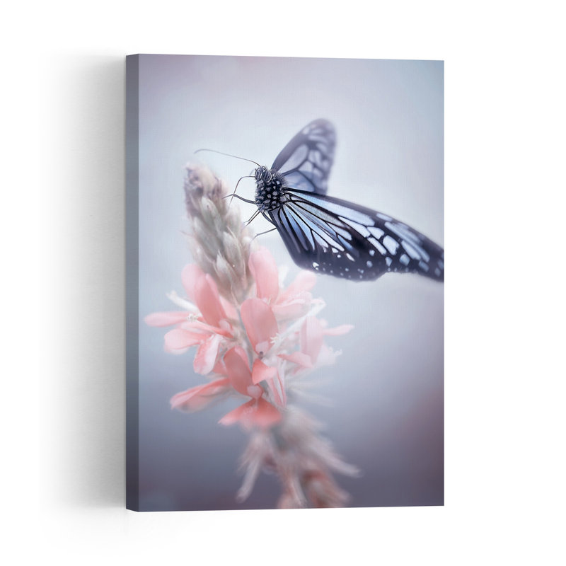 Papillon bleu épanoui, délicat, onirique et éthéré, impression d'art mural nature, H 60 po x l 40 po