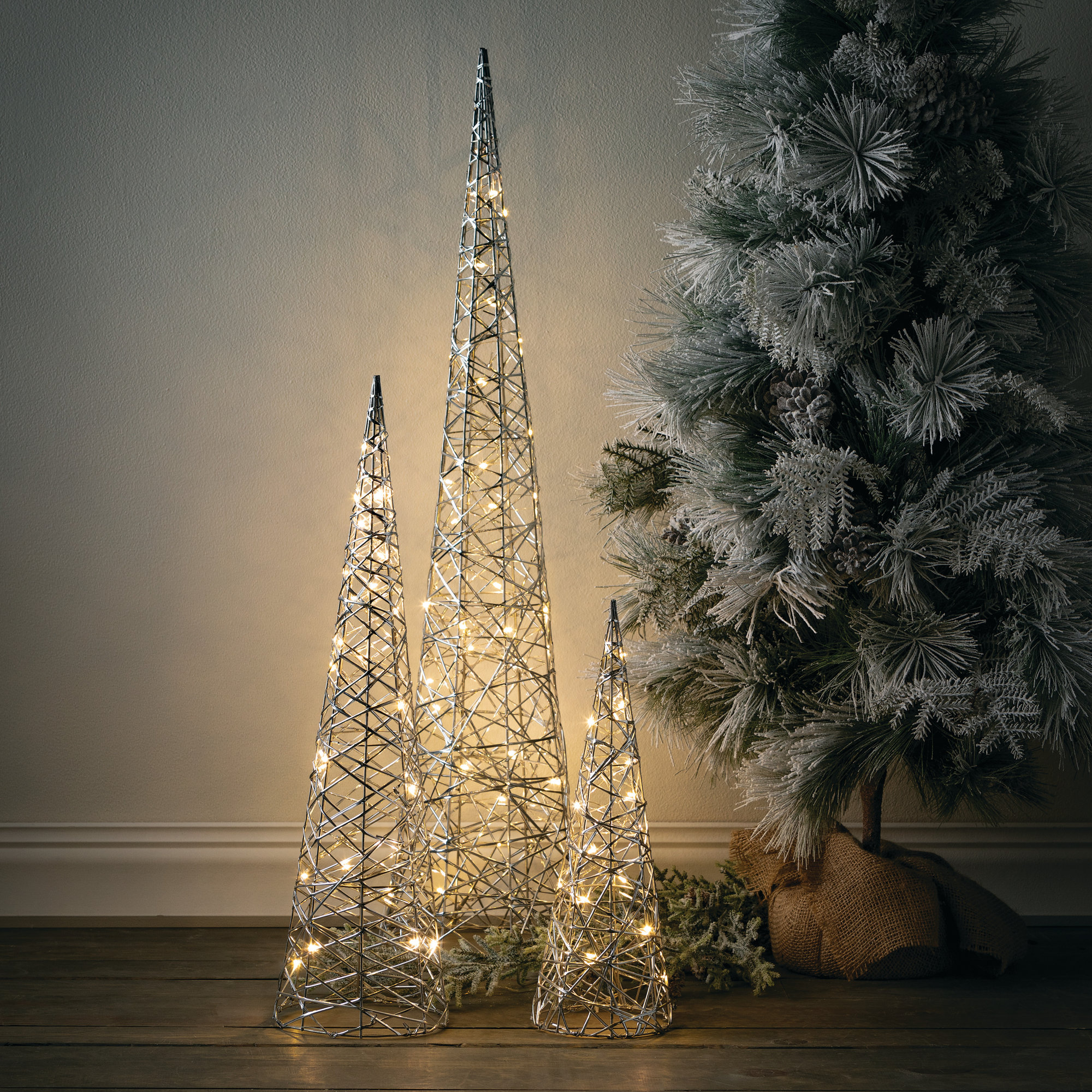 Maison De Noel Metal Outdoor Christmas Decoration, Silver