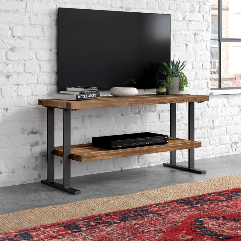 Meuble télé pour téléviseur de 60 po ou moins Geyer, Natural Fir