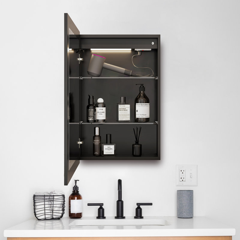 Armoire à pharmacie encastrée / à fixation en surface avec miroir, désembueur, gradateur, prises USB et éclairage intérieur Maximes 