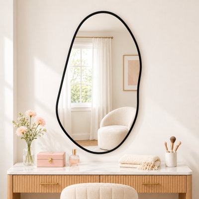 Miroir mural moderne en aluminium avec cadre asymétrique pour meuble-lavabo