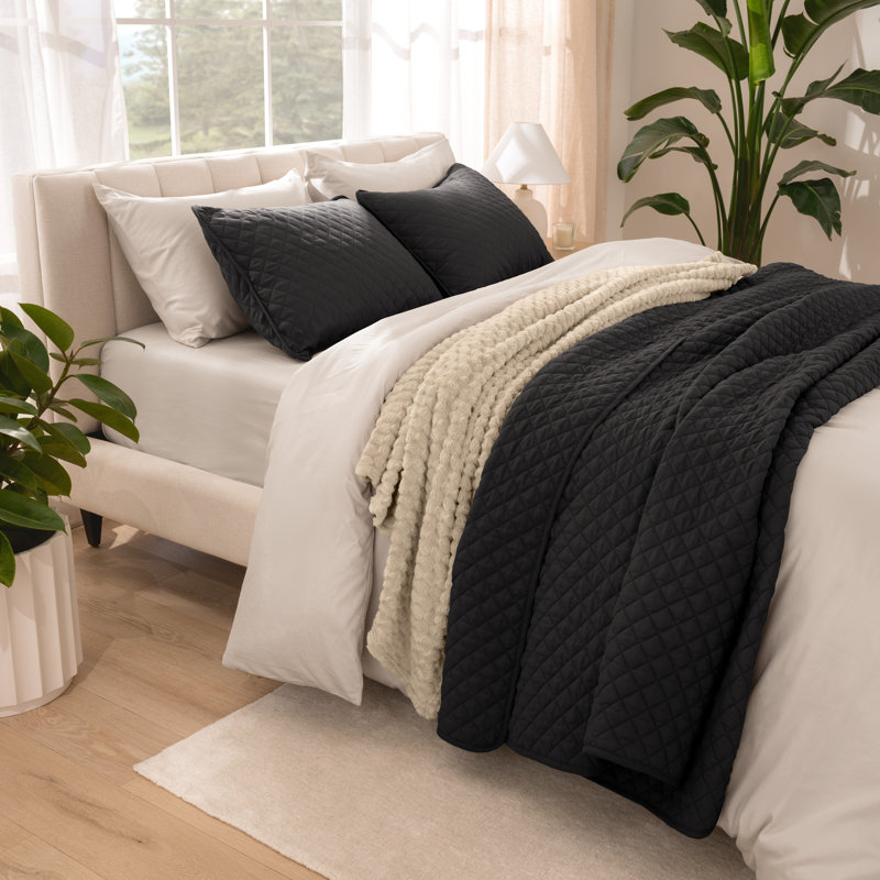 Modern & Contemporary Coverlet, King Coverlet + 2 King Shams, Black