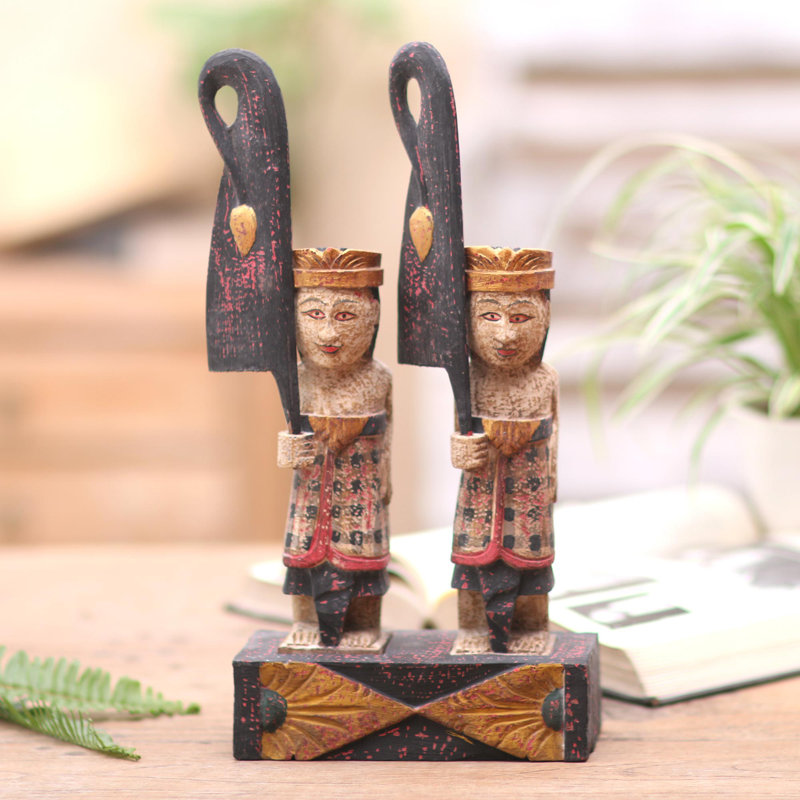 Figurines & Sculptures
