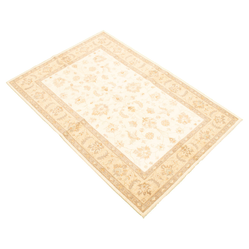 Tapis en laine crème/ivoire 6 pi 2 po x 8 pi 10 po à la main one-of-kind-noué la 2010 ushak Burnsdale