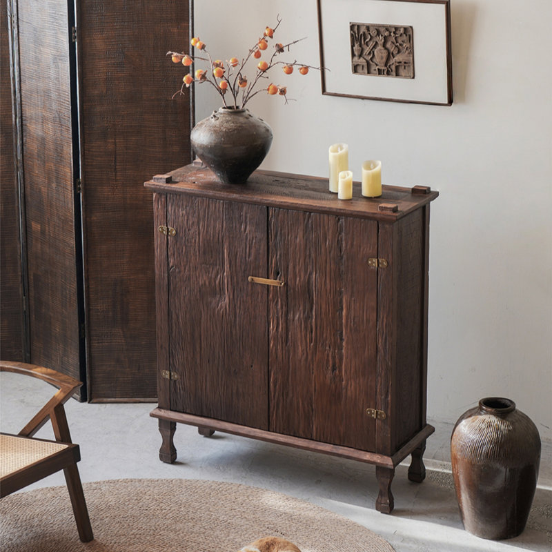 Buffet en bois massif de style rétro