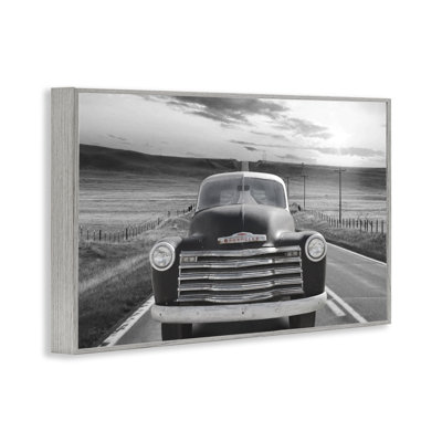 Photographie de voiture rétro encadrée par Lori Deiter