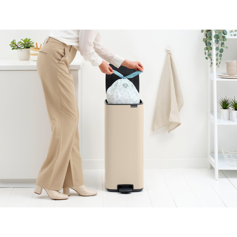 Bo Step On Trash Can, 8 Gallon (30 Litre), Soft Beige