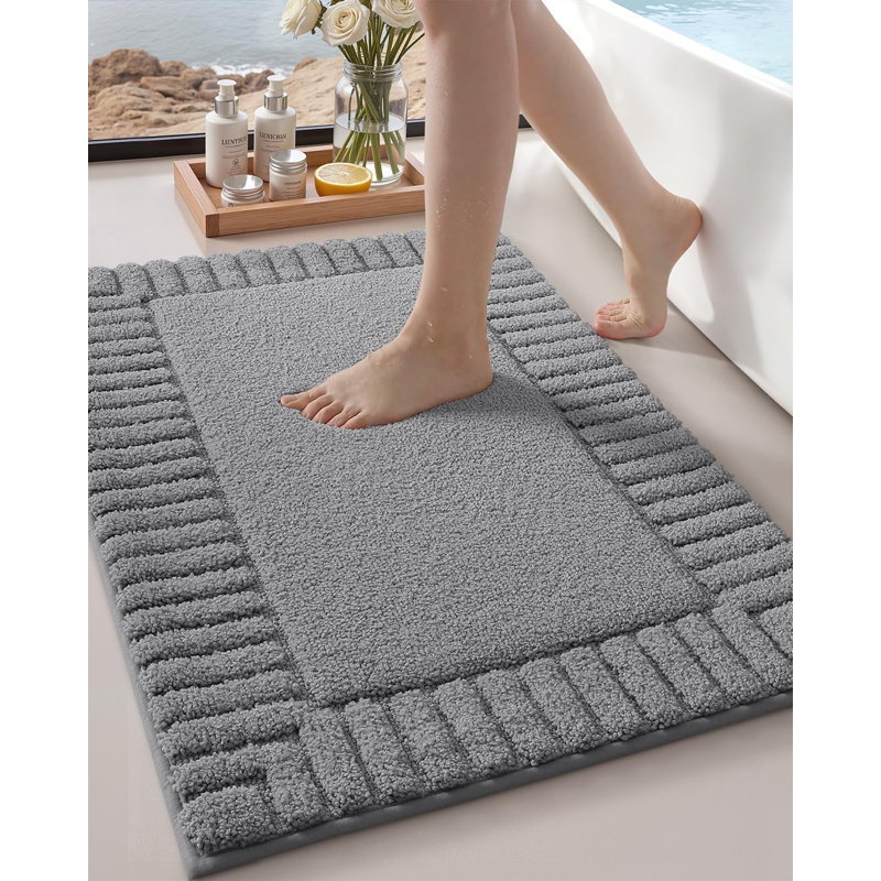 Tapis pour salle de bain en microfibre Kaziyah, 24" W x 60" L, Gris foncé
