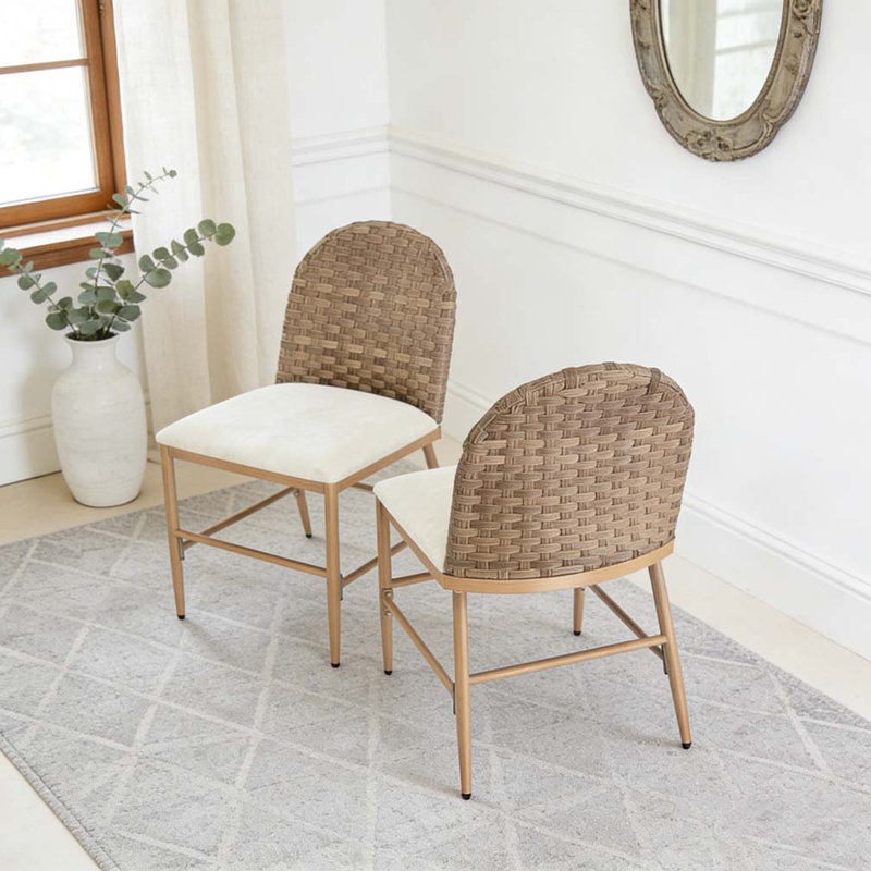 Ensemble de chaises de ferme