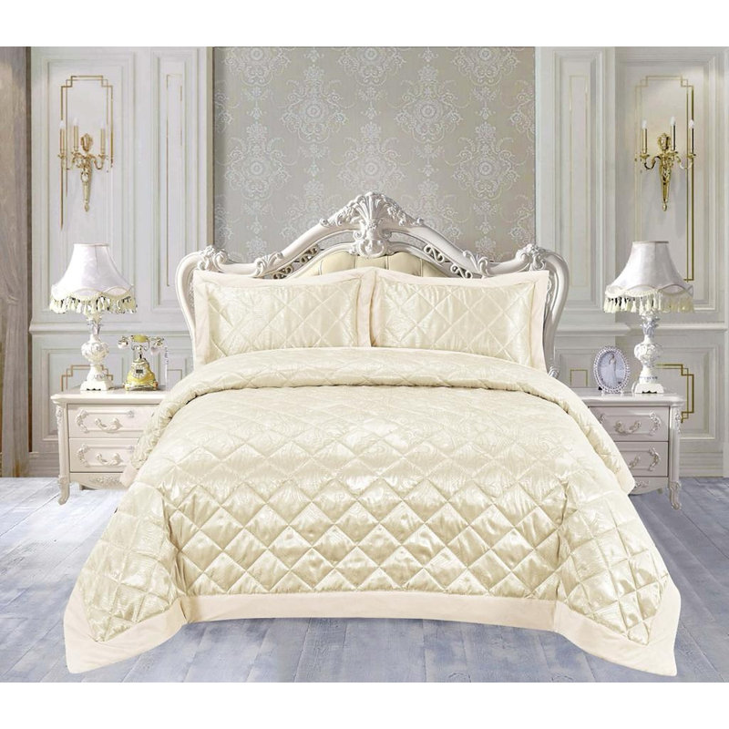 Haith Polyester Floral Bedspread with Pillowcases, Double Bedspread - 2 Pillowcases, Beige