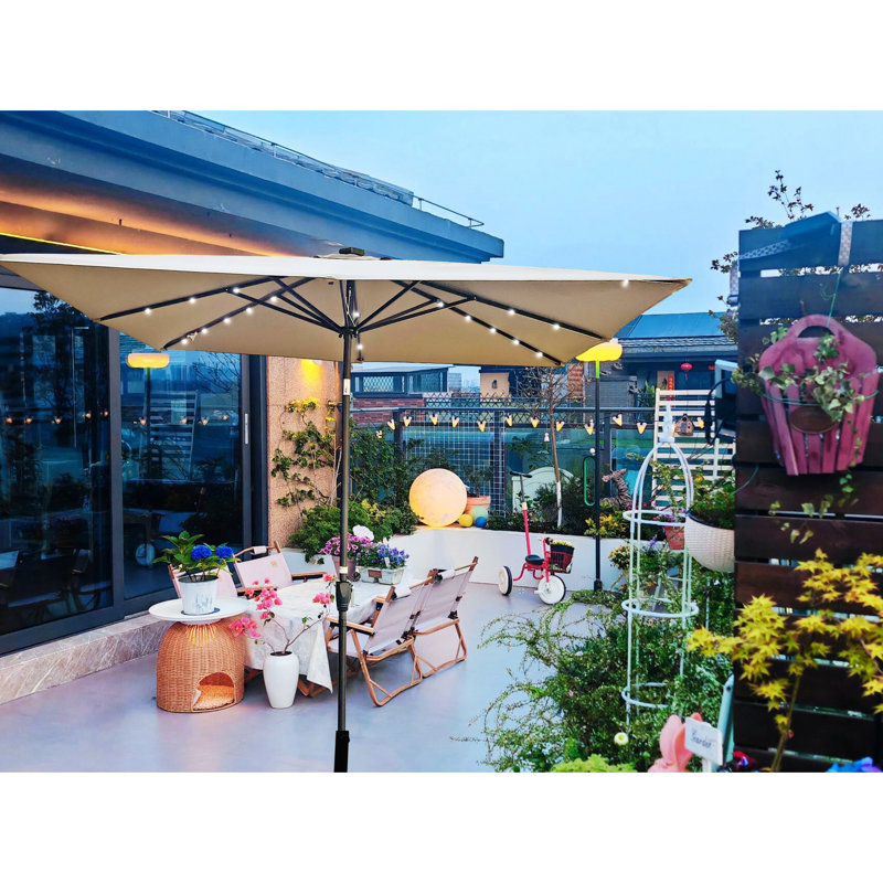 Parasol carré carré pour terrasse 2,5 x 2,5 m, DEL solaire, 8 nervures, manivelle, base transversale, idéal pour le jardin, la terrasse, la cour et la piscine, 32 lumières, eau, parasol d'extérieur à DEL 2,5 x 2,5 m