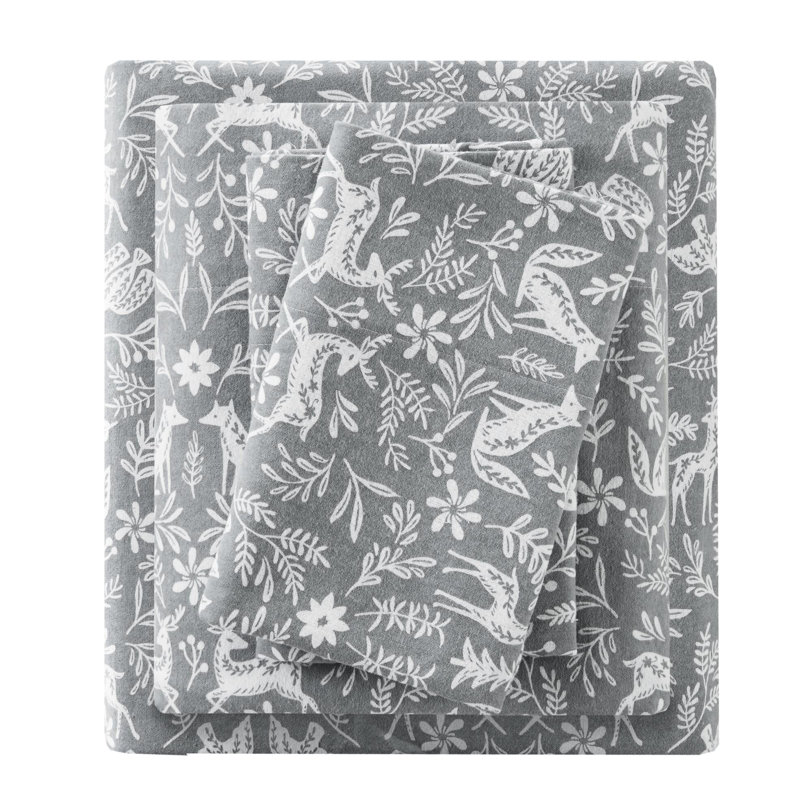Feuille complète de 4 articles avec imprimé Faune d'hiver sauge, fabrication 100% flanelle de coton, dimensions luxueuses convenant aux matelas de 18 po, douceur grâce au brossage supérieur du tissu, bien ajusté élastique