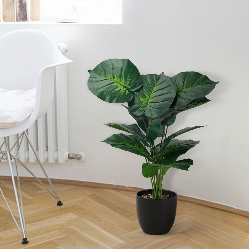 Grande plante artificielle verte en pot