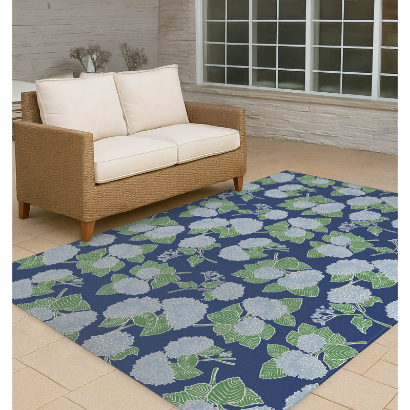 Hydrangea Non Slip Outdoor Rug, Rectangle 5' x 7'