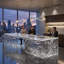 Grand îlot de cuisine de luxe inspiré de l'océan - Table d'îlot de cuisine moderne et décor de cuisine design