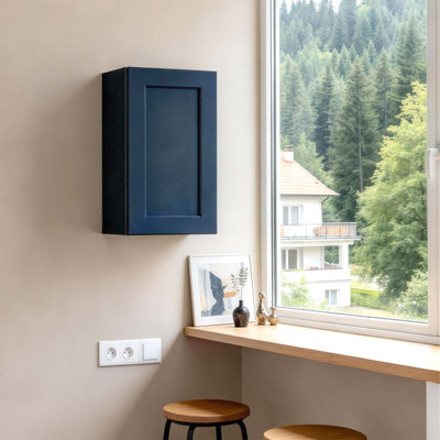 Armoire murale de style Shaker en bois massif de 45,7 cm (18 pouces) avec 2 étagères réglables, idéale pour le rangement dans la cuisine, la salle de bain et le garage.