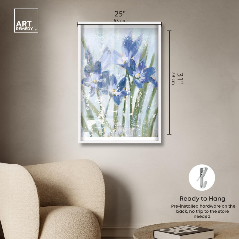 «Blue Iris Blue Decor Shadowbox» par Art Remedy, H 31 po x l 25 po, Blanc