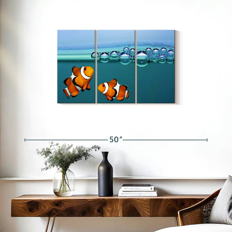 Brampt Clownfish Blowing Bubbles, 20" H x 33" W