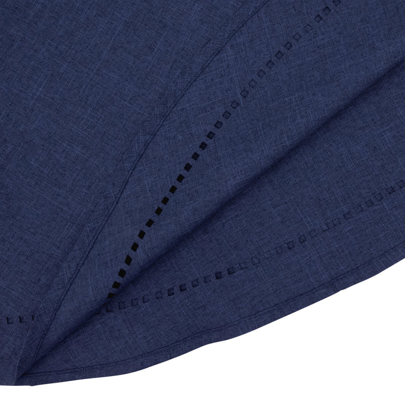 Nappe unie texturée unie avec drapé épuré, bordure décorative minimale et style polyvalent pour les repas et les réceptions, 60 po