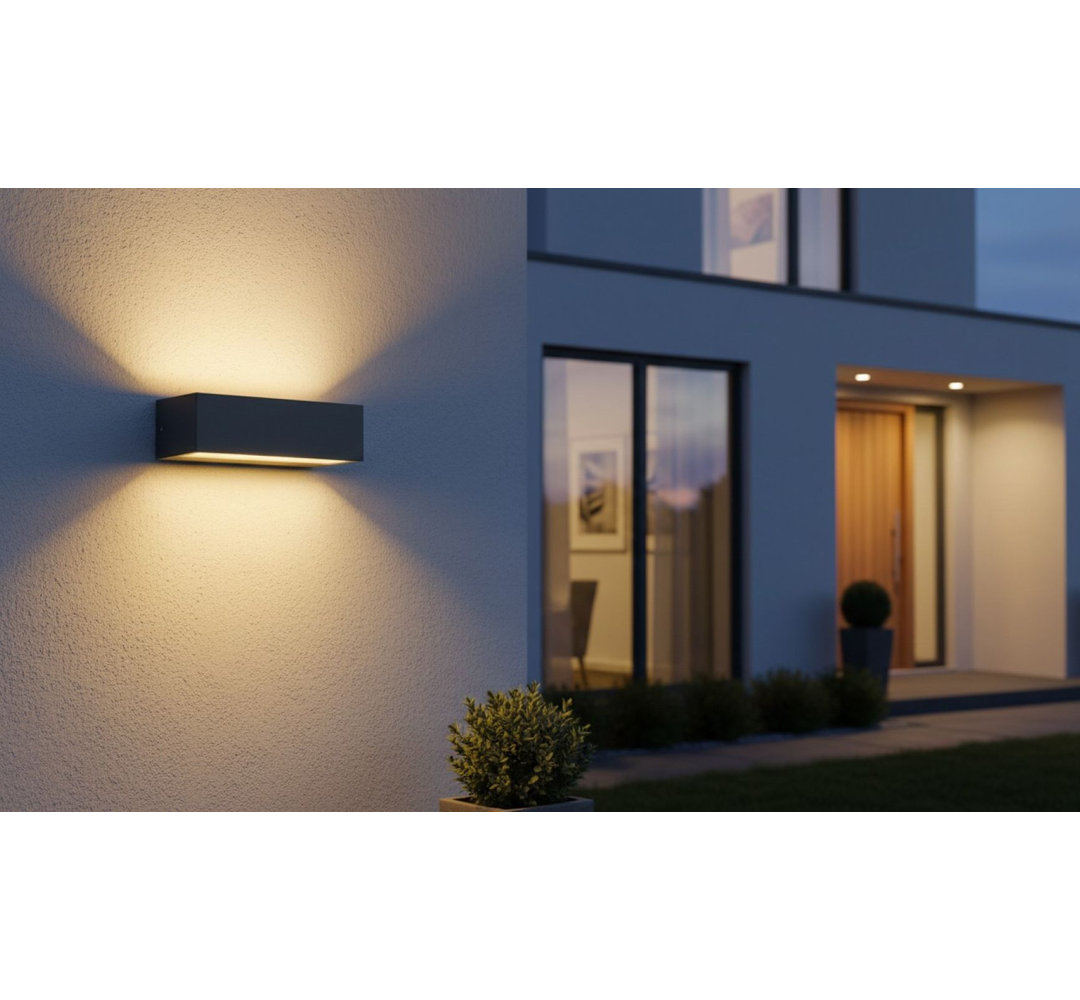 5.2cm H Integrated LED Outdoor Sconce