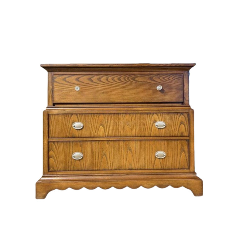 Commode d'appoint style ancien style rétro