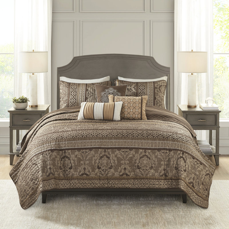 Courtepointe pour lit double / grand lit - brun et or, motifs de feuilles, détails du coussin de broderie, coutures réversibles de qualité brun / or, coussins décoratifs