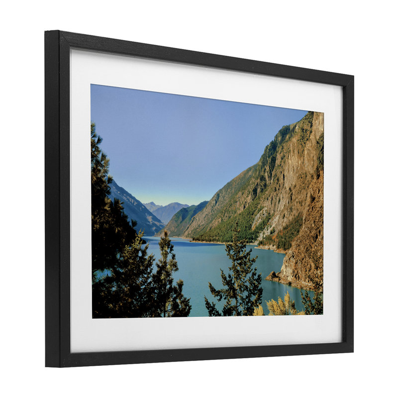 Golden Peaks over River, reproduction encadrée sous verre, conception de Madison Starnes, H 14 po x l 20 po