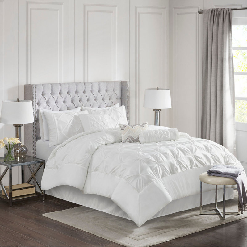 7 Piece Tufted Comforter Set, Full / Double Comforter + 6 Additional Pieces, White