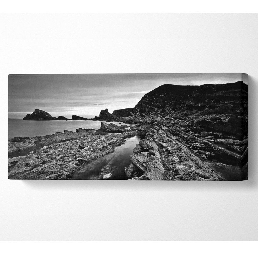 Ocean Rock Formation B N W - Kunstdrucke auf Segeltuch