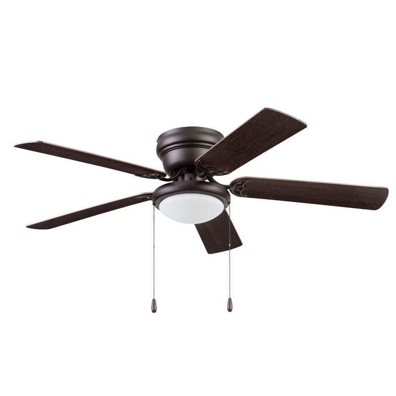 Ventilateur de plafond 52 po avec ensemble d'éclairage West Hill, Nickel satiné avec pales châtaignier foncé / pi