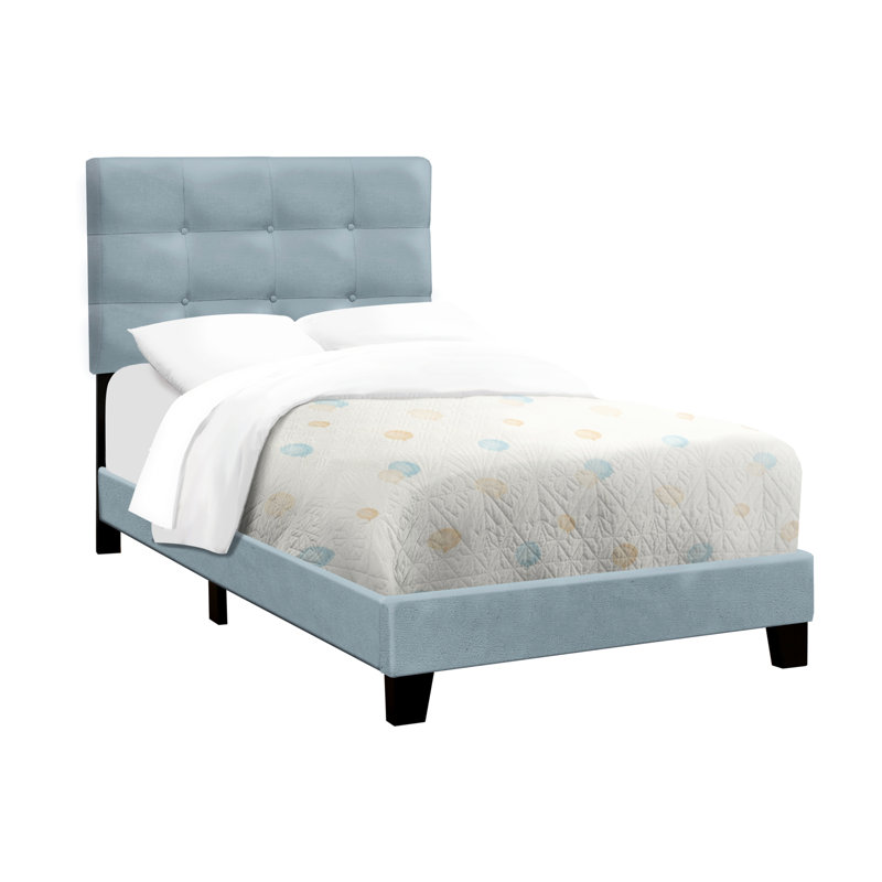 Structure de lit simple en velours bleu avec une plateforme pour le confort, aspect chambre à coucher contemporaine