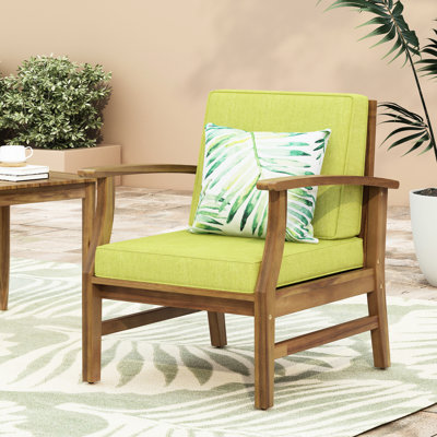 Le fauteuil club de patio, fabriqué en bois de longue durée et à lattes pour le patio, présente une conception sophistiquée à panneaux