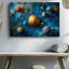Toile dans un tableau cosmique envoûtant, un tableau vibrant de planètes, art mural sur fond bleu et doré-510835389