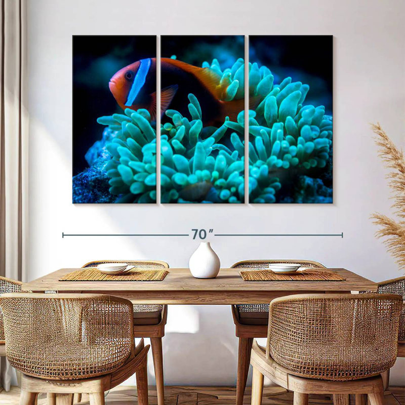 Brampt Tomato Clownfish, 42" H x 65" W