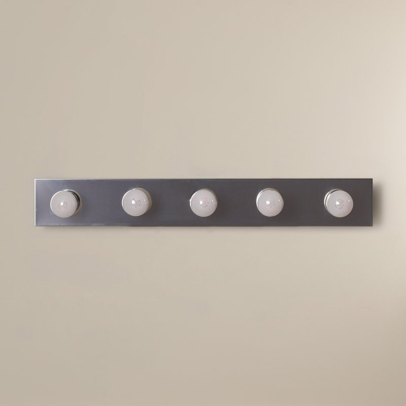 Applique murale / salle de bain à cinq lumières Center Lighting de Génération Lighting , Chrome