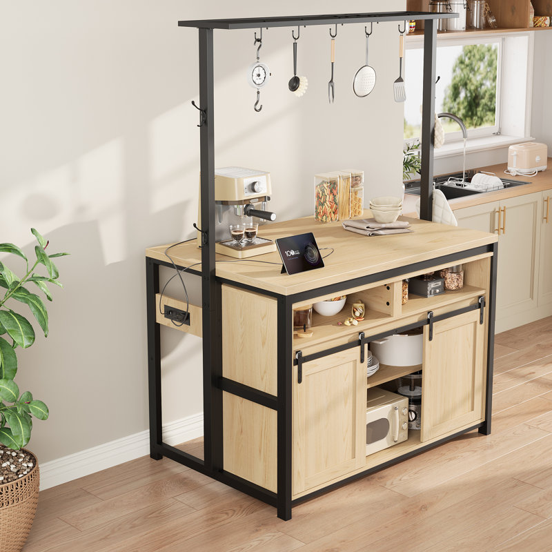 Îlot de cuisine de 42 pouces avec prise de courant en brun - Chariot mobile avec portes coulissantes, rangement, 2 armoires et 4 tablettes pour la cuisine ou la salle à manger